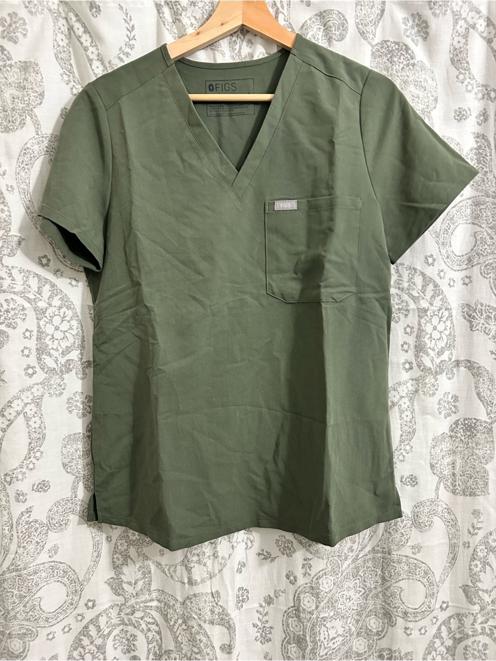 Figs 1 Pocket Scrub Top